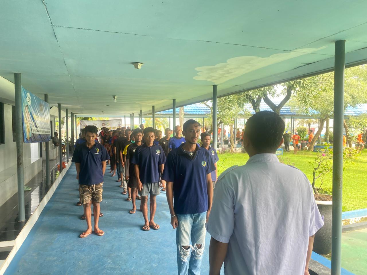 Disiplinkan Warga Binaan, Lapas Narkotika Karang Intan Gelar Apel Pagi Pekerja SAE